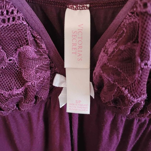 VS Purple Night Gown - Picture 4 of 4